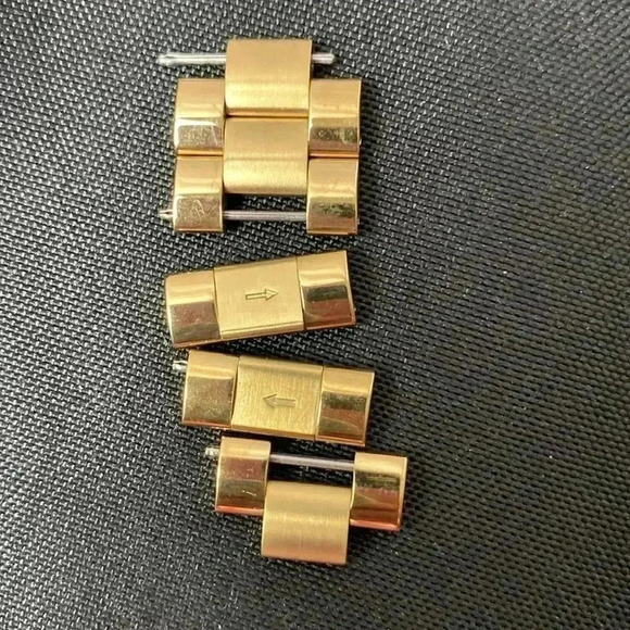 MICHAEL KORS WOMENS STAINLESS STEEL GOLD TONE WATCH EXTRA LINKS SNAP CLOSURE - Picture 12 of 15